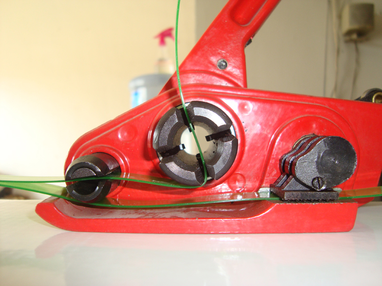 手动打包机:手动打包机的优缺点,与注意事项。