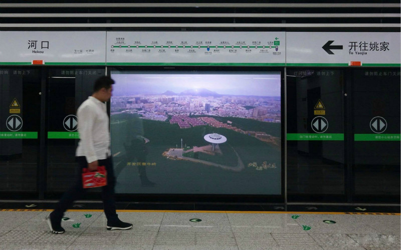 地铁屏蔽门:请问地铁屏蔽门除了安全,还有什么好处?