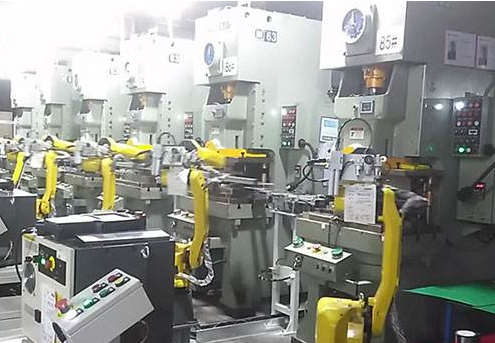 新疆首座太阳能光伏发电站在哈密 新疆首座太阳能光伏发电站在哈密