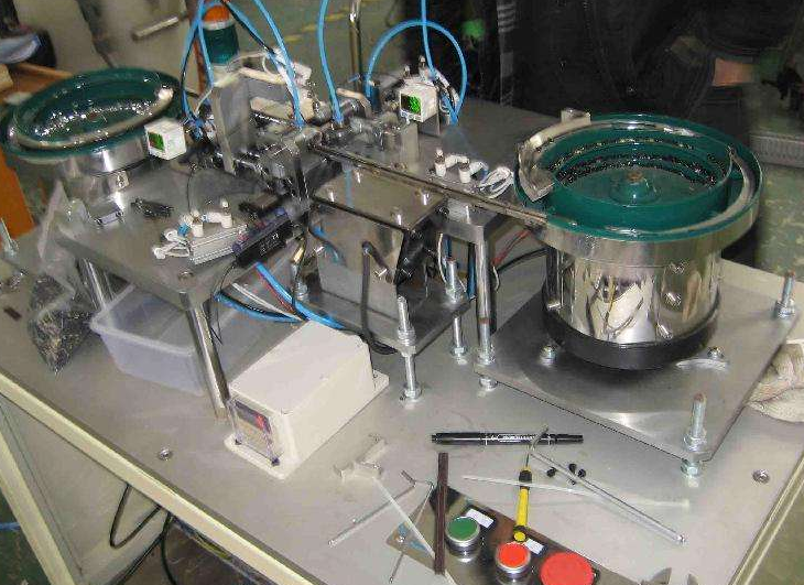 “云轨”正式通车  比亚迪进入轨